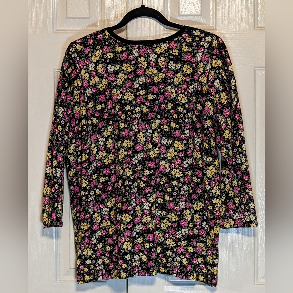 5/$25 Augusta Silk Floral Button Up Top - Picture 2 of 5